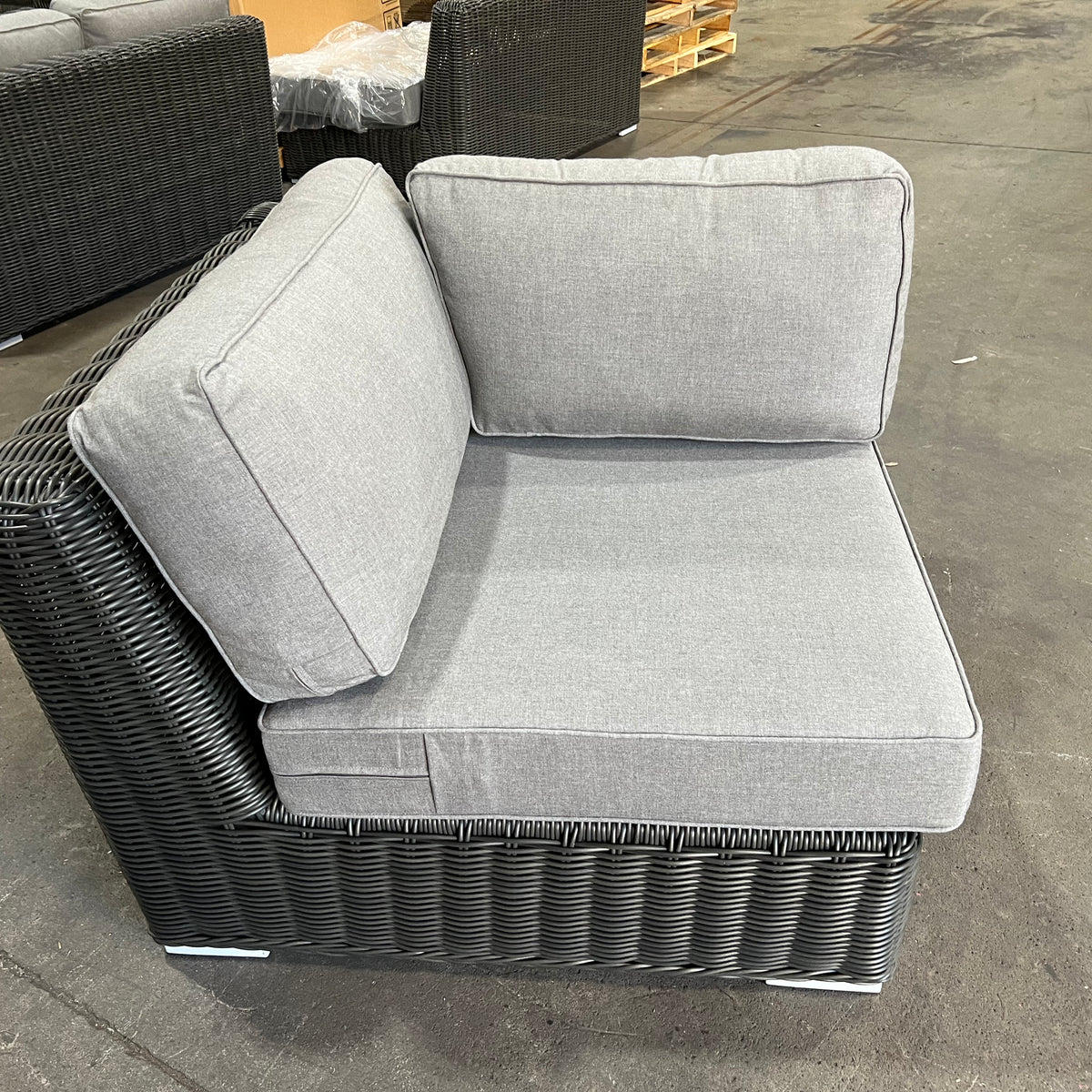Bretton Charcoal rattan corner piece 2025-49 – Toja Canada